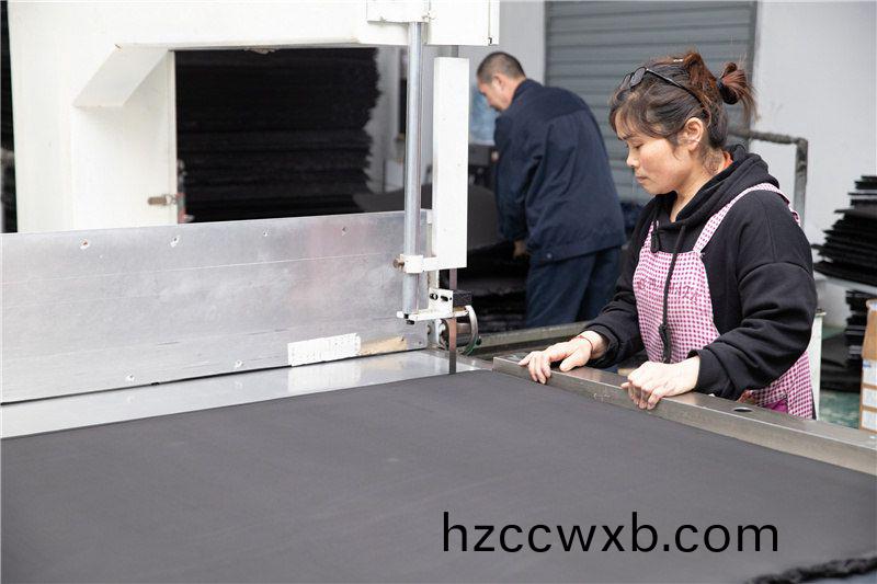 CR減(jian)震保(bao)溫條(tiao)